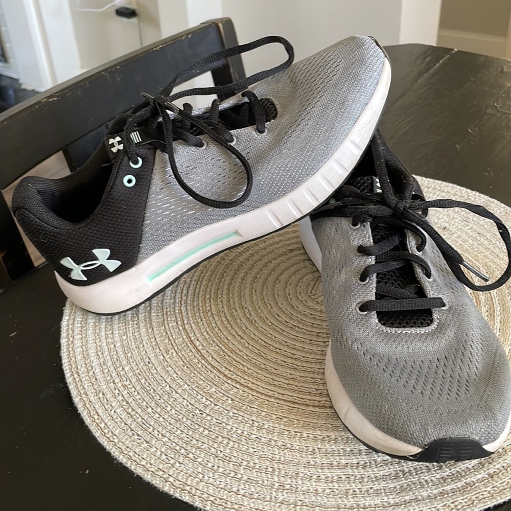 Under armour sneakers - Picture 2 of 9